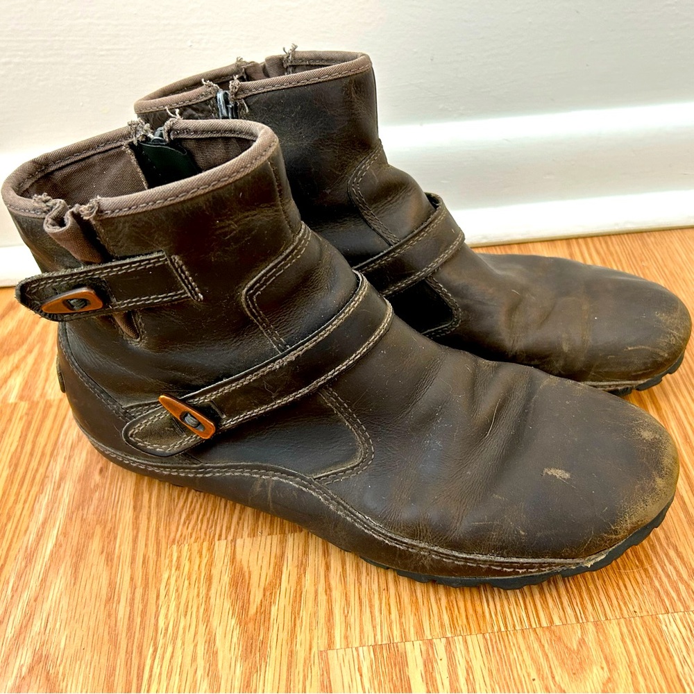 Women’s Merrill Boots 9.5 like Slippers